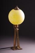 : Lampa sa žutom kuglom