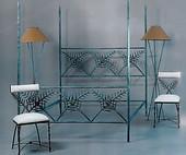 : Garnitura od četiri stolice, kreveta i par lampi,delo Maria Villa