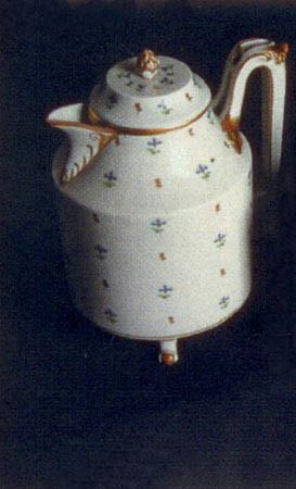 : Porcelanski čajnik