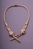 : Zlatna ogrlica u Art deco stilu