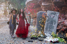 10 godina scenografije i kostimografije